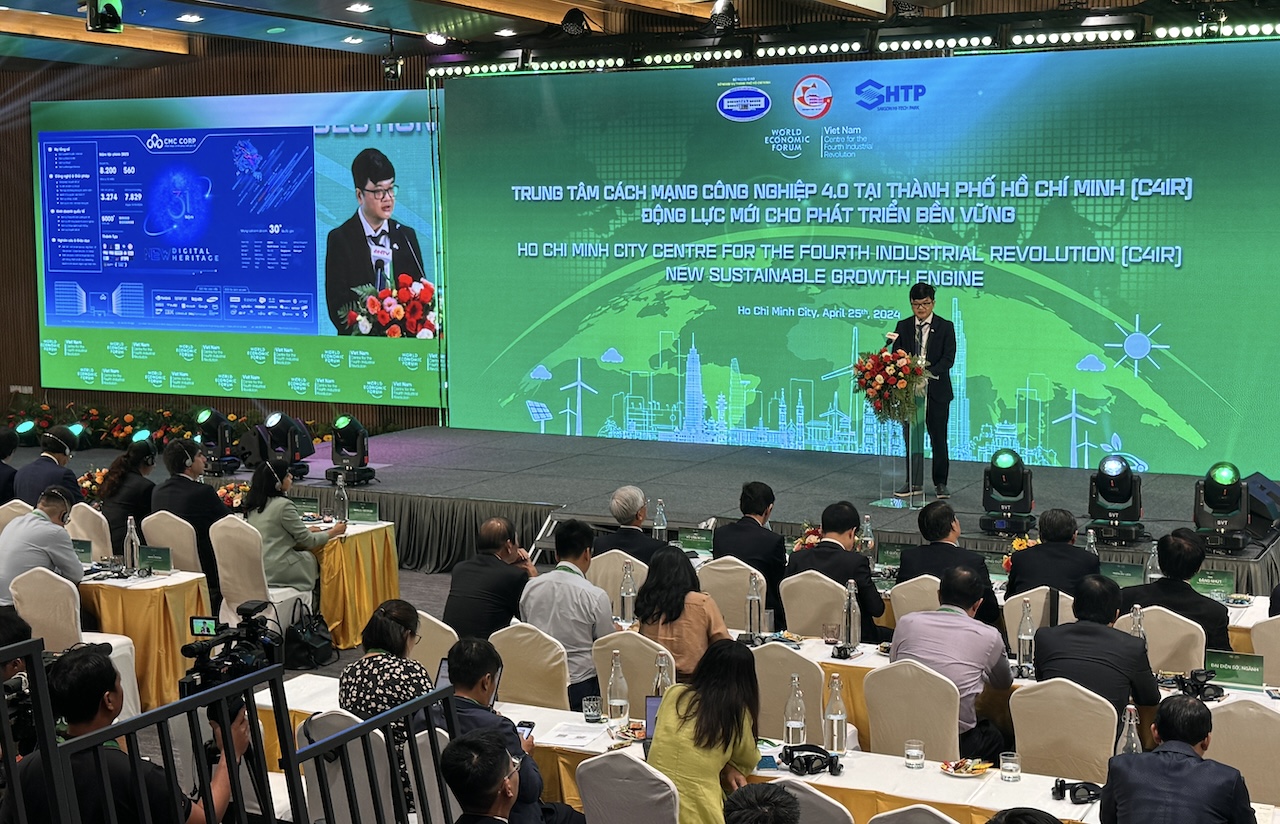 Ông chí Lê Minh, Giám đốc Công nghệ Công ty CMC Technology and Solution, phát biểu tại hội thảo.